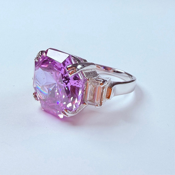 Amethyst Purple 13.5 CT Cubic Zirconia Grand Sterling Silver 925 Vintage Ring - Picture 7 of 12